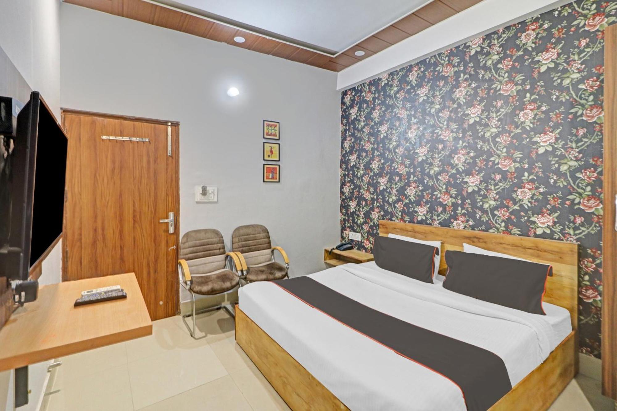 Hotel O Star Ki Нью-Дели Экстерьер фото