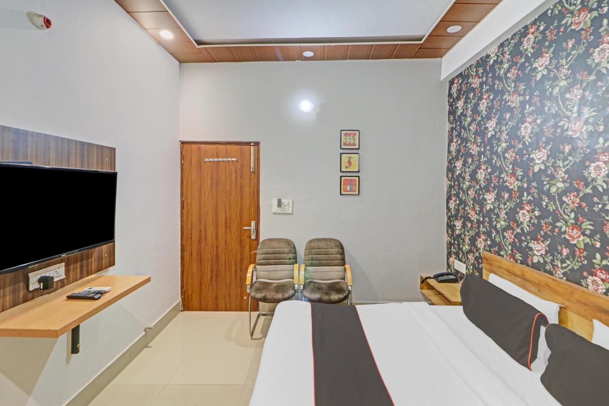 Hotel O Star Ki Нью-Дели Экстерьер фото